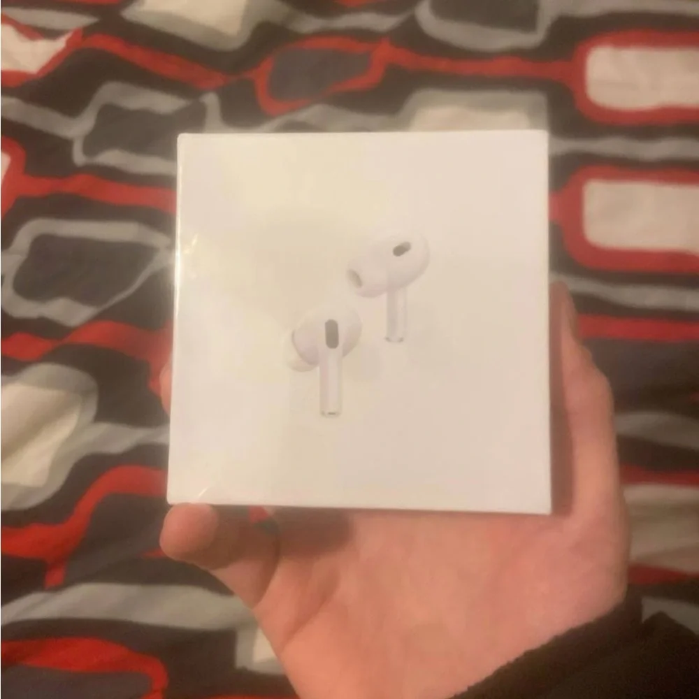 Ear buds-wireless to for Apple